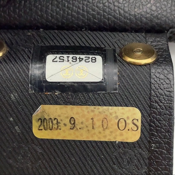 AUTH Chanel CC KeyHolder Key Holder - Picture 8 of 9